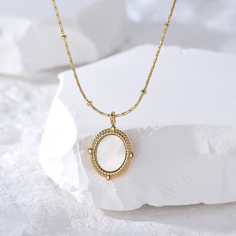 Retro Oval Shell Disc Pendant Necklace