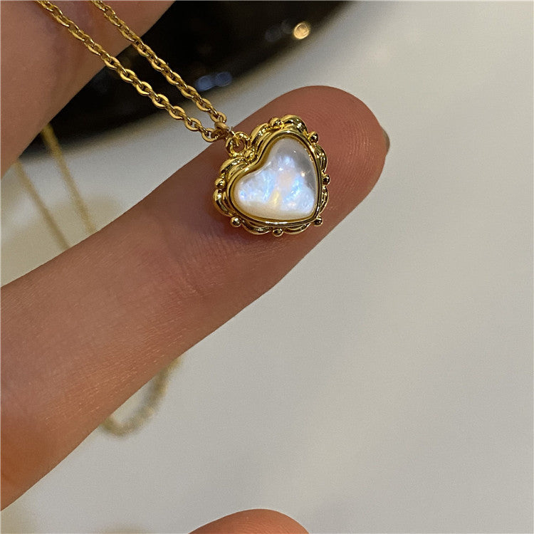 Golden Heart Halo Crystal Pendant Retro Necklace