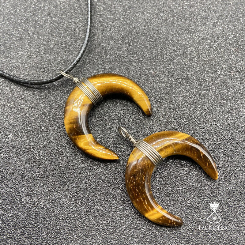 Silk Bull Moon Shape Winding Crescent Pendant