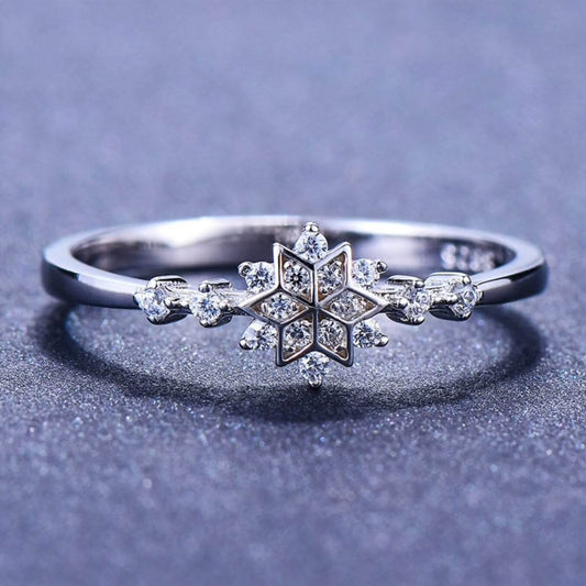 Creative Snowflake Zircon Ring