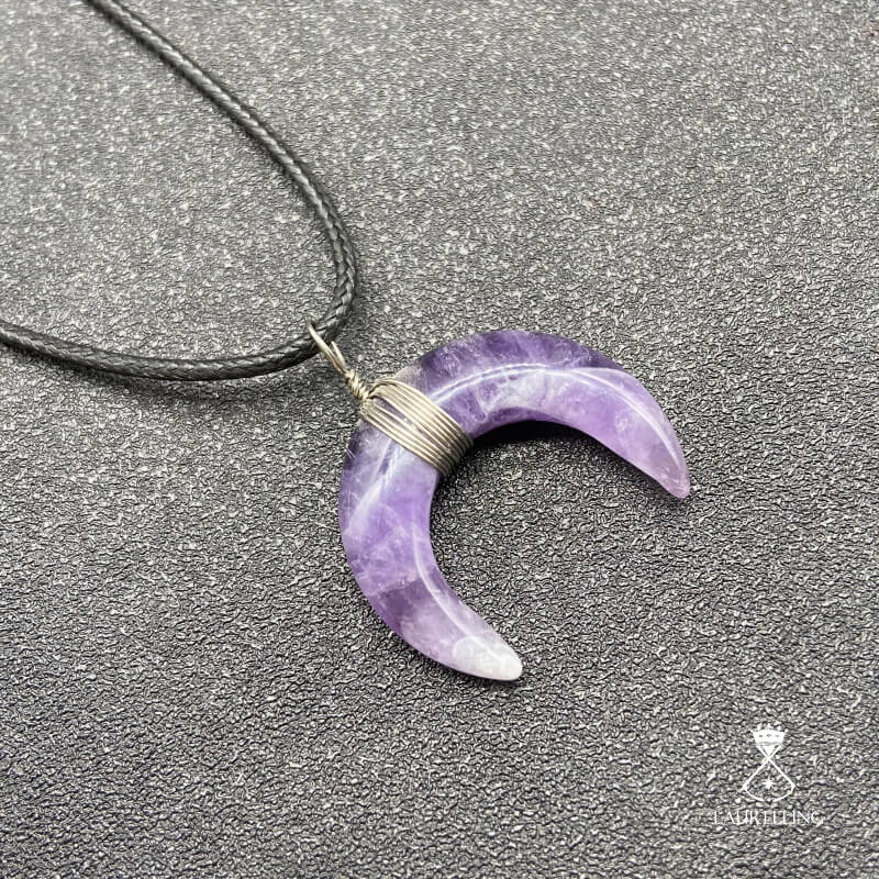 Silk Bull Moon Shape Winding Crescent Pendant