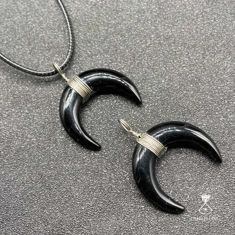 Silk Bull Moon Shape Winding Crescent Pendant