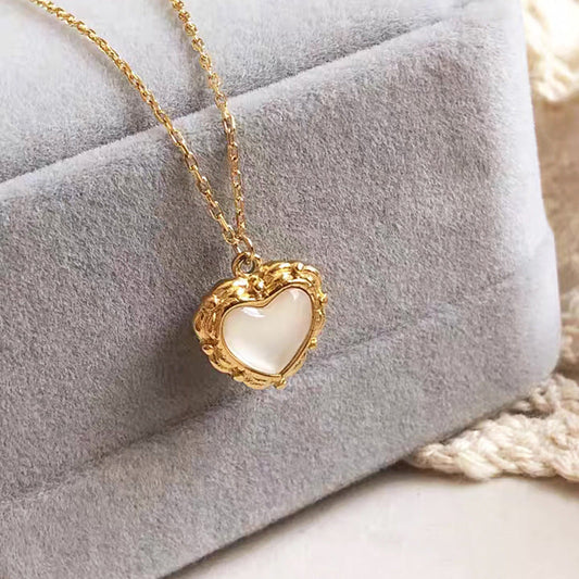 Golden Heart Halo Crystal Pendant Retro Necklace