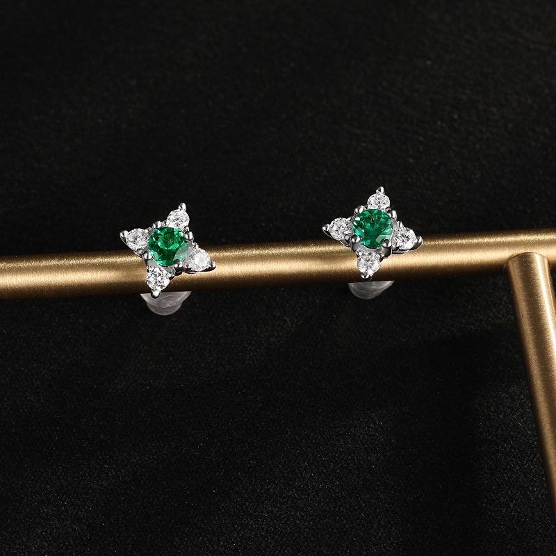 White Gold Flower Shape Emerald Gem Prong Setting Stud Earrings