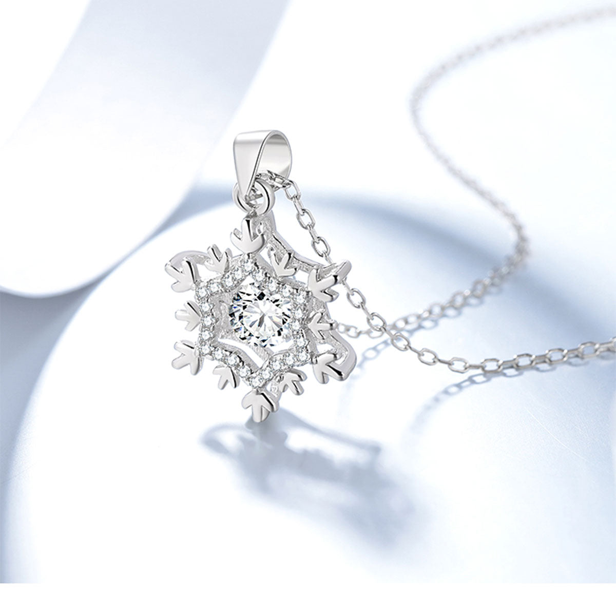 White Gold Snowflake Shape Beating Shinny Pendants Chains