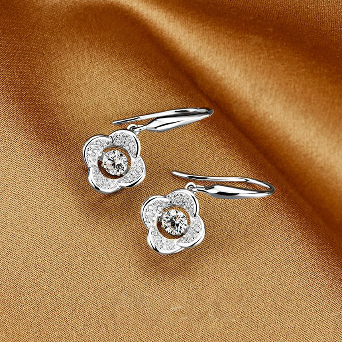 White Gold 4 Leaf Clover Shape Beating Shinny Dangle Earrings